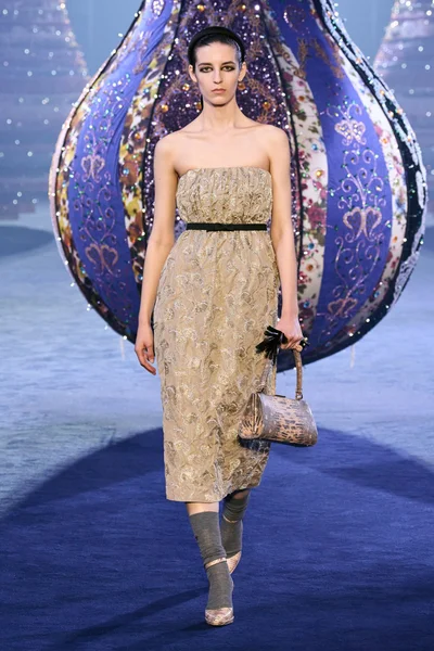 Look 64